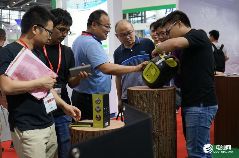 電小二CIBF 2018發布新品 定義戶外電源行業標準