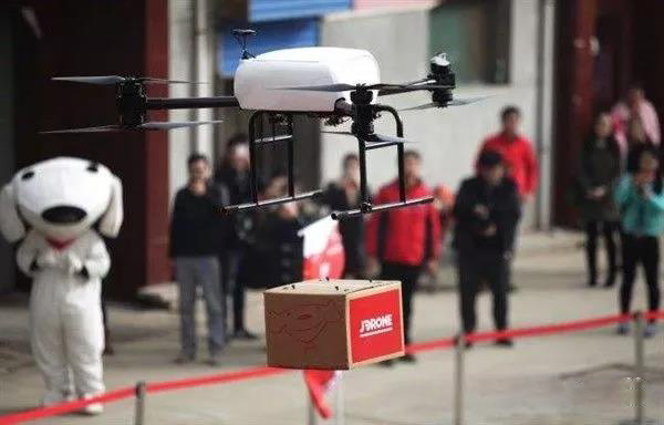 劉強東看好無人倉無人機大規模使用 物流成本可降到5%