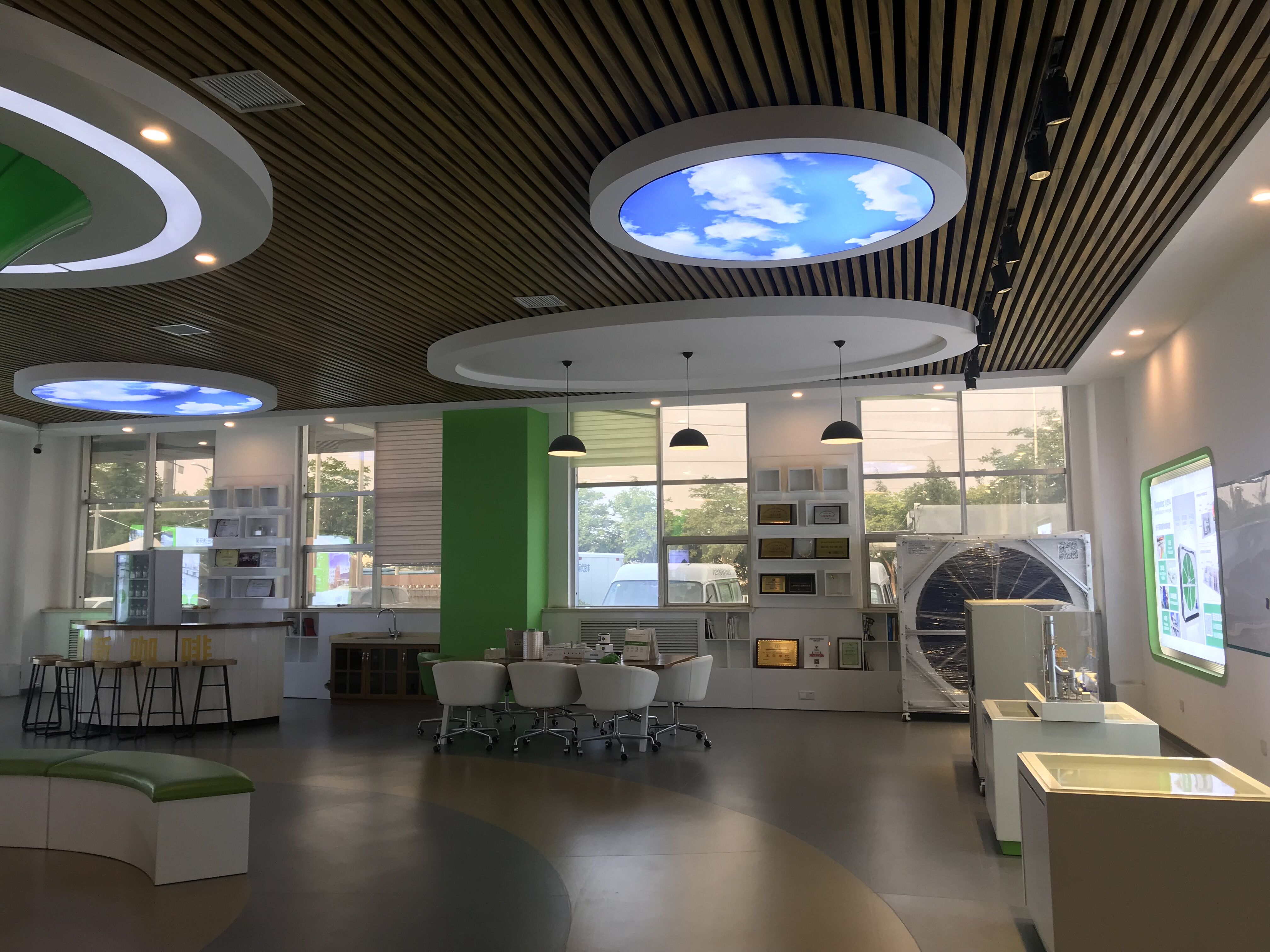 于清教一行應邀專程調研考察青島華世潔、中科華聯(lián)、藍科途