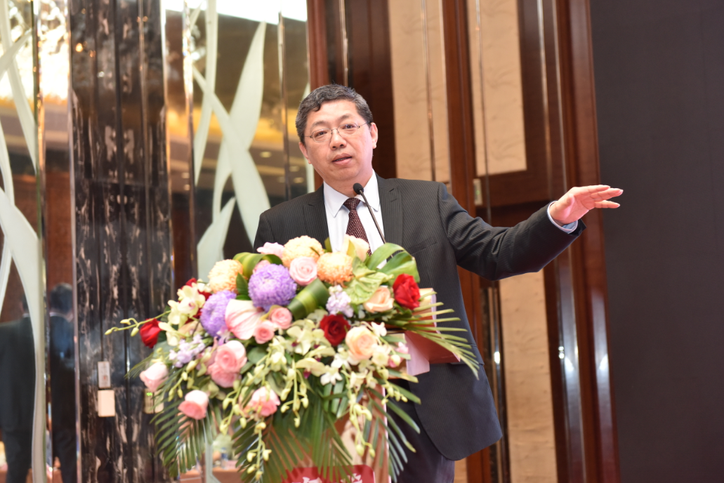 中國銀行業(yè)協(xié)會(huì)首席經(jīng)濟(jì)學(xué)家巴曙松發(fā)表演講