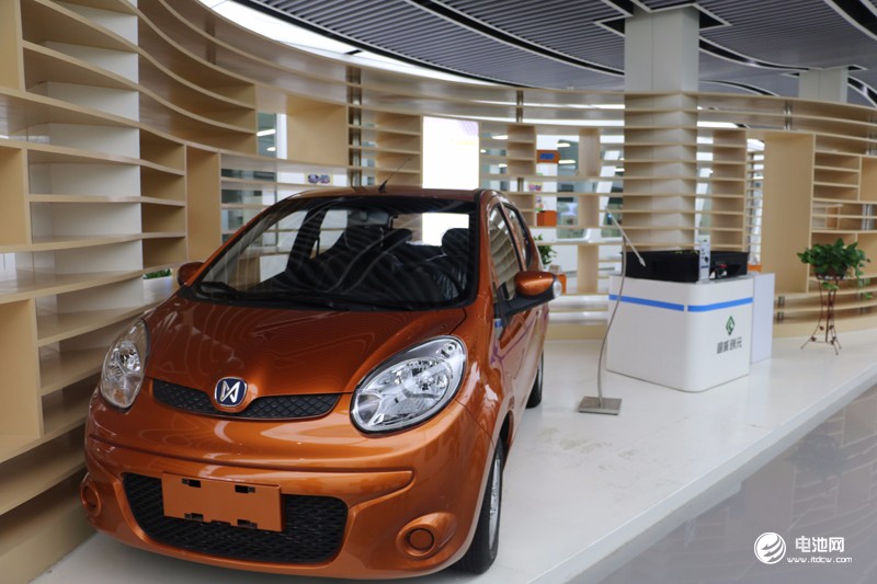 中國(guó)鋰電新能源產(chǎn)業(yè)鏈調(diào)研團(tuán)一行參觀超威集團(tuán)