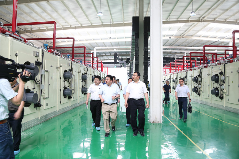 青島西海岸新區(qū)管委主任李奉利現(xiàn)場調(diào)研藍科途和中科華聯(lián)