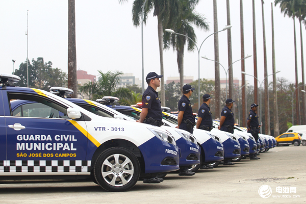 比亞迪純電動警車車隊整裝待發