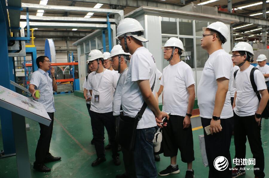 電池百人會企業家一行參觀考察青島華世潔環?？萍加邢薰? style=