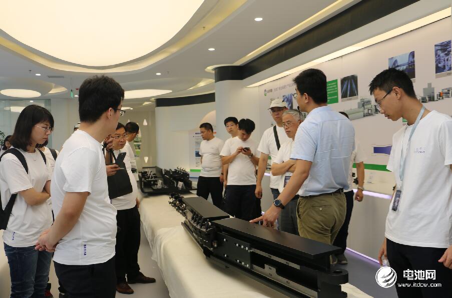 電池百人會企業(yè)家一行參觀考察青島中科華聯(lián)新材料股份有限公司