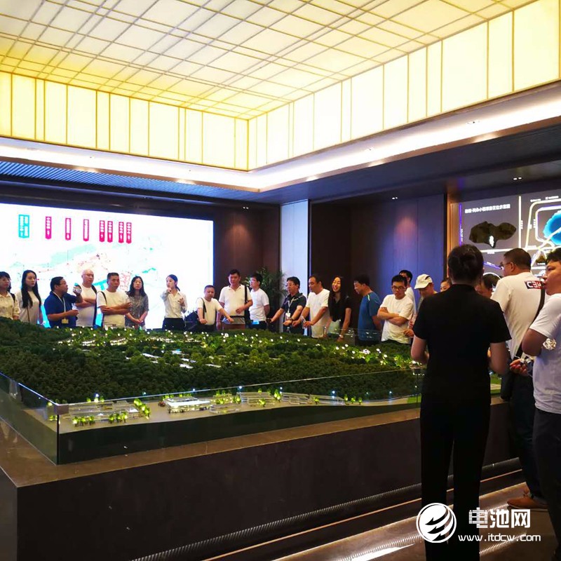 問道金沙灘 電池百人會企業家共享青山綠水盛宴