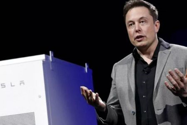 利空持續(xù)不斷 特斯拉想退市影響蔚來尋求上市？