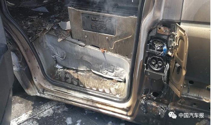 電動汽車頻頻發(fā)“火” 三元鋰電池該不該背這鍋？