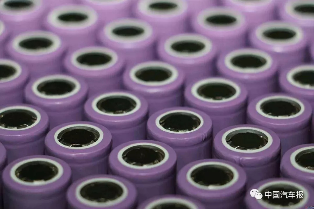 電動汽車頻頻發(fā)“火” 三元鋰電池該不該背這鍋？