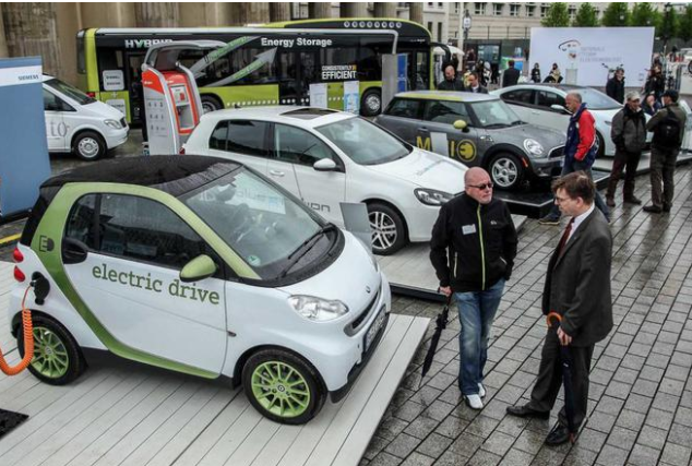 默克爾：德國電動汽車補貼不會一直進行 歐洲應在本土生產電池