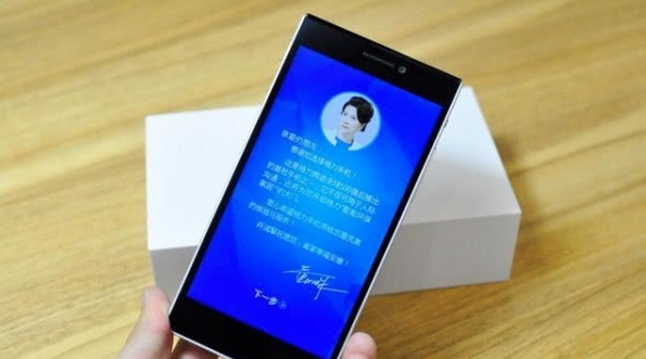 董明珠不放棄格力手機 第三代手機已經(jīng)入網(wǎng)