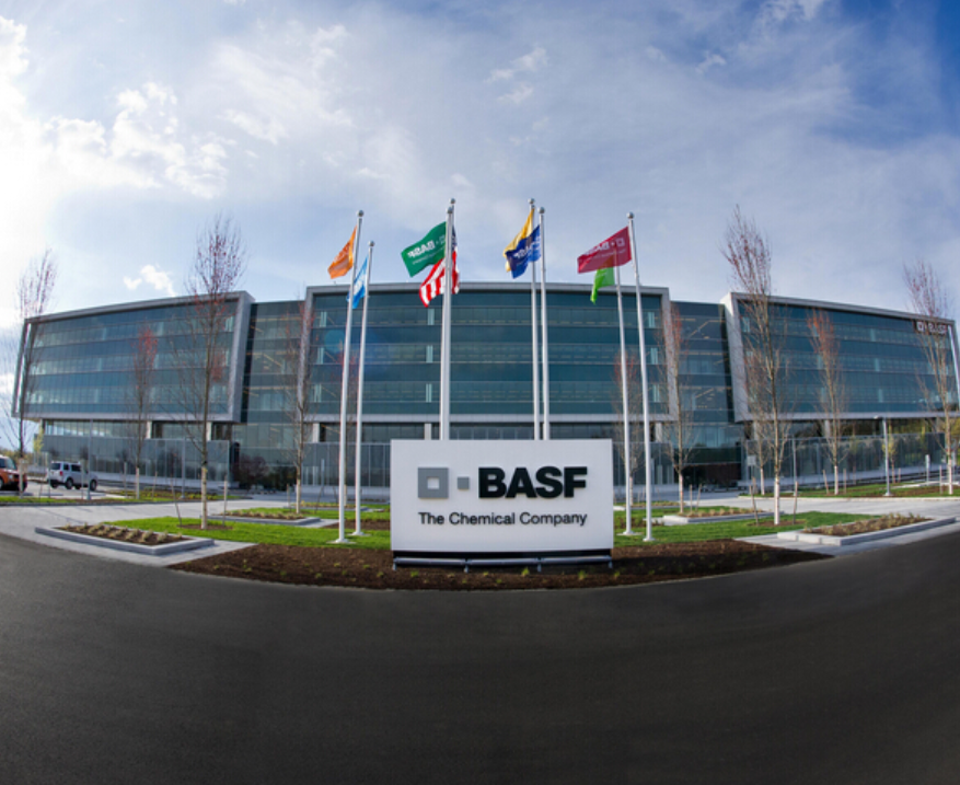 國外巨頭加快電池生產 欲挑戰中國鈷鋰話語權