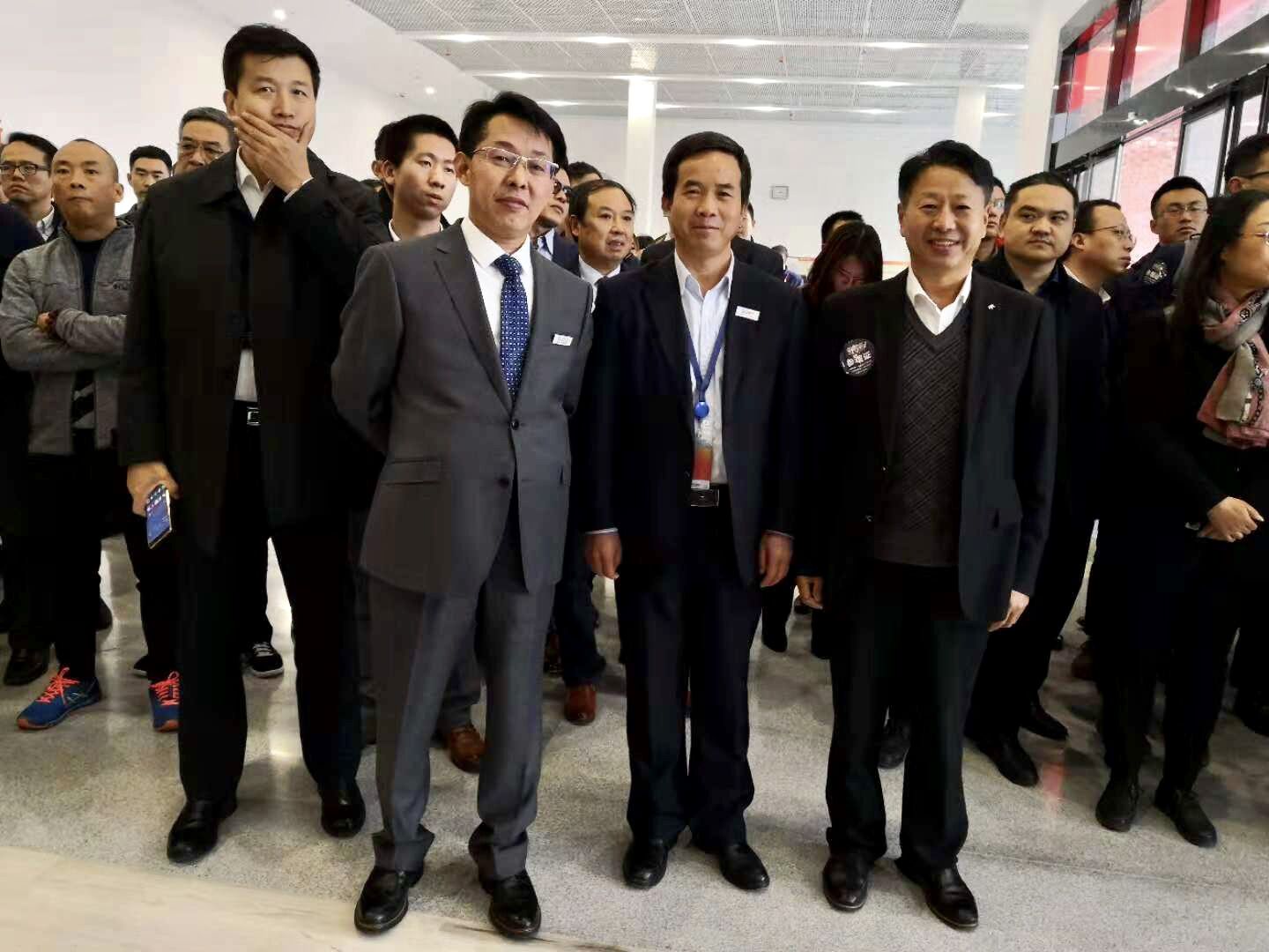 青島國軒董事長汪衛(wèi)東向嘉賓介紹公司產能情況