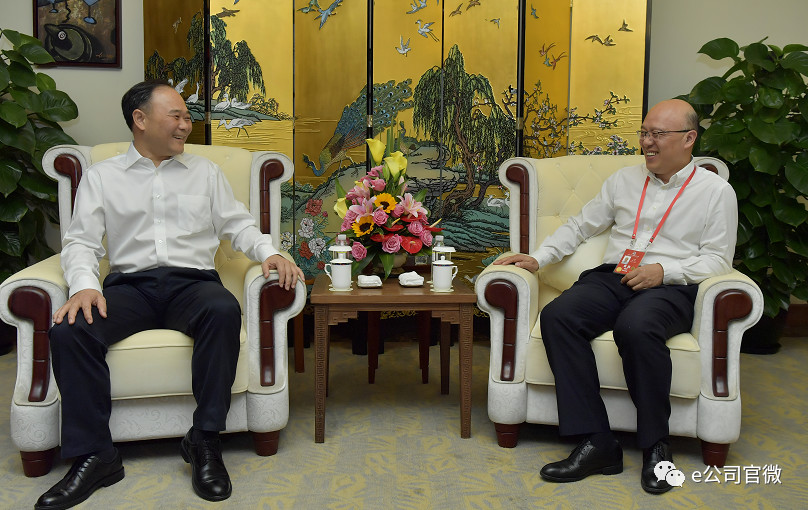 吉利控股集團(tuán)董事長(zhǎng)李書(shū)福