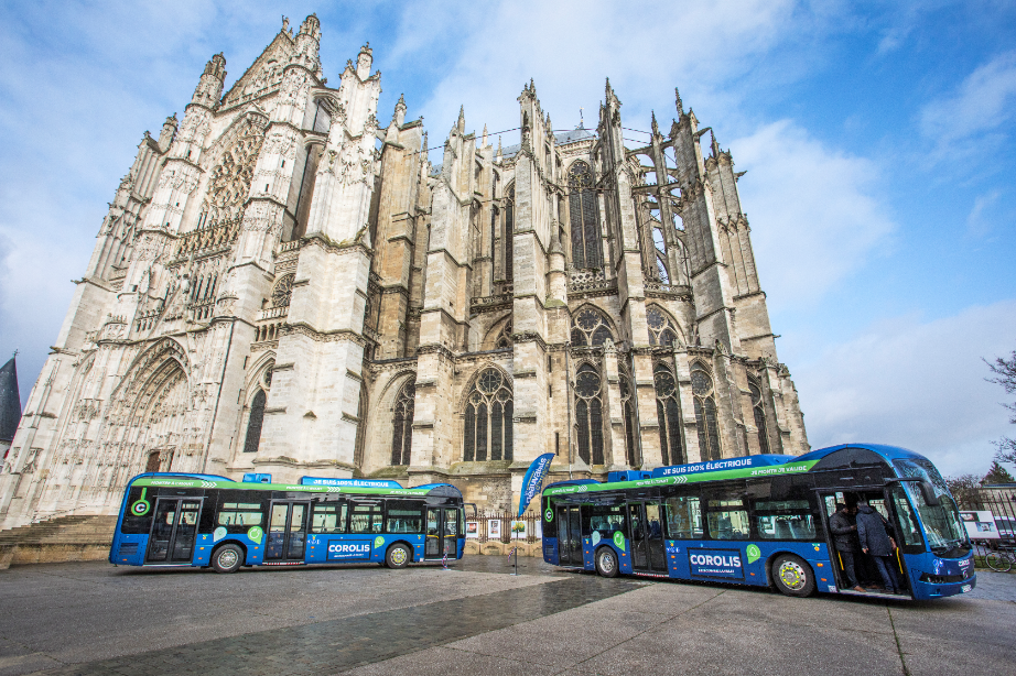 2018年12月8日，比亞迪法國工廠首批兩臺純電動大巴亮相博韋大教堂