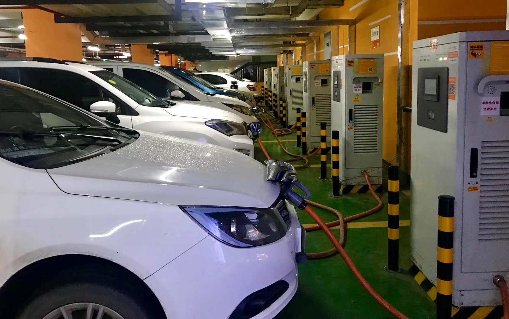 各地推進充電設施建設 充電樁行業(yè)發(fā)展正當時 各地推進充電設施建設 充電樁行業(yè)發(fā)展正當時