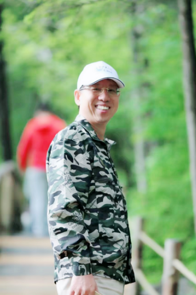 深圳市時(shí)代高科技設(shè)備股份有限公司董事長(zhǎng)田漢溶