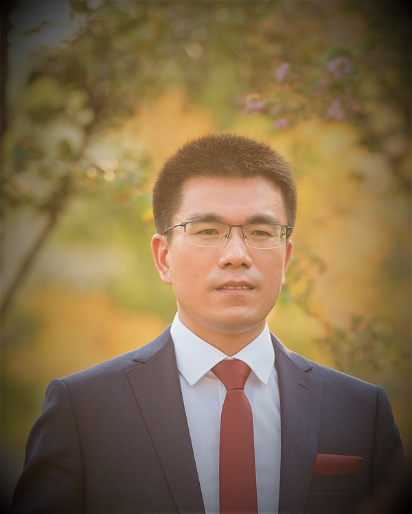 汽車行業(yè)號《大隈講堂》發(fā)起人；聯(lián)合汽車創(chuàng)始合伙人、執(zhí)行副總裁蔣大偉