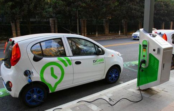 不懼補(bǔ)貼退坡50%壓力 中外電池巨頭各尋各媽