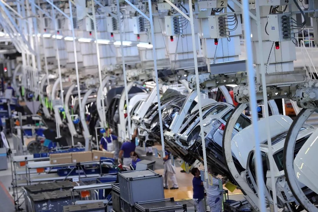 跨國車企頻現裁員潮 轉身在新能源等領域招募新人