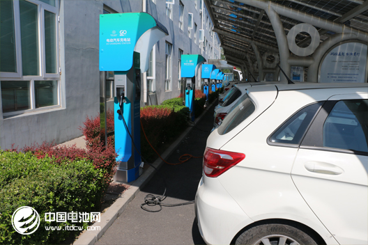 新能源二手車為何賣不動(dòng)？貶值速度就像坐上過(guò)山車