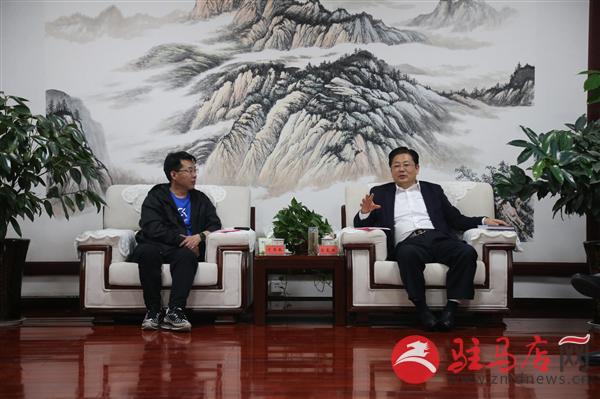 朱是西會見中關(guān)村新型電池技術(shù)創(chuàng)新聯(lián)盟秘書長于清教一行