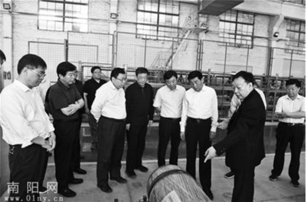南陽網發布當地領導考察照片