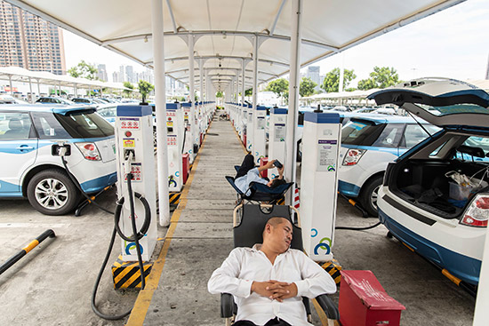 想稱霸電動汽車行業(yè)？先得跨過中國這道坎