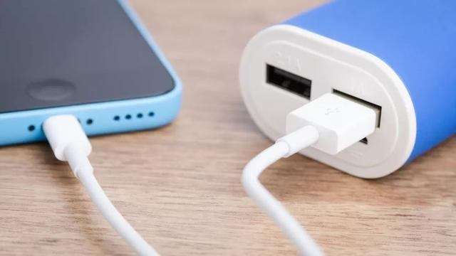 移動電源 移動電源