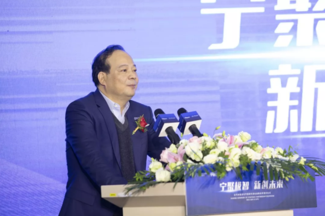 寧德時代董事長曾毓群