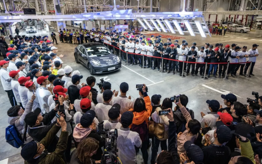 中國制造Model 3首批車輛正式交付 首批15輛均為內部員工