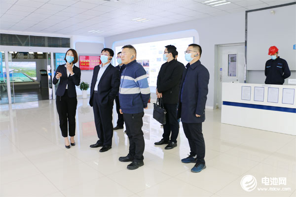 中國(guó)電池新能源產(chǎn)業(yè)鏈調(diào)研團(tuán)一行與北汽新能源青島事業(yè)部相關(guān)領(lǐng)導(dǎo)交流、座談 中國(guó)電池新能源產(chǎn)業(yè)鏈調(diào)研團(tuán)一行與北汽新能源青島事業(yè)部相關(guān)領(lǐng)導(dǎo)交流、座談