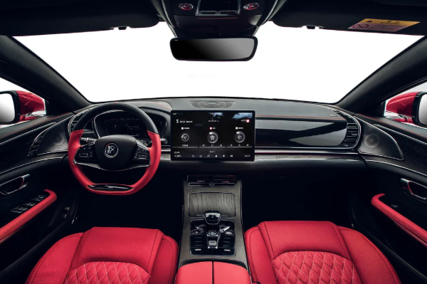 比亞迪首款搭載刀片電池漢EV歐洲首秀 預估價格約34.6萬-42.3萬