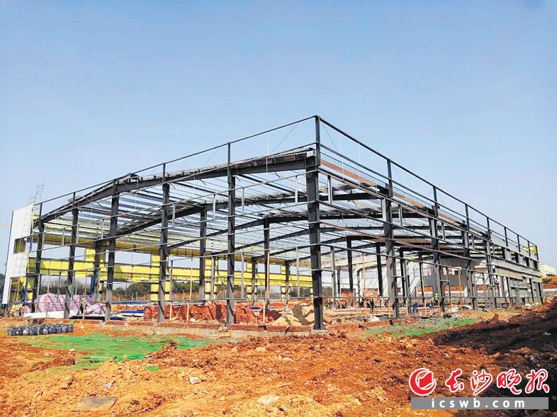 長沙寧鄉(xiāng)：鵬博新材料投資4億磷酸鐵鋰項目預計月底竣工