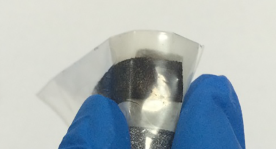 組裝的柔性超級電容器實(shí)物圖片