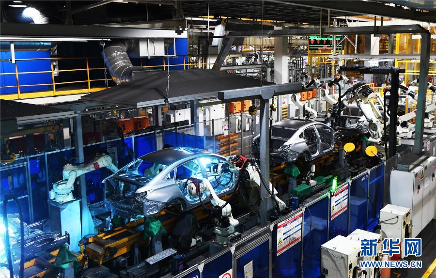 圖為長安汽車兩江工廠焊接車間。新華社記者 王全超 攝