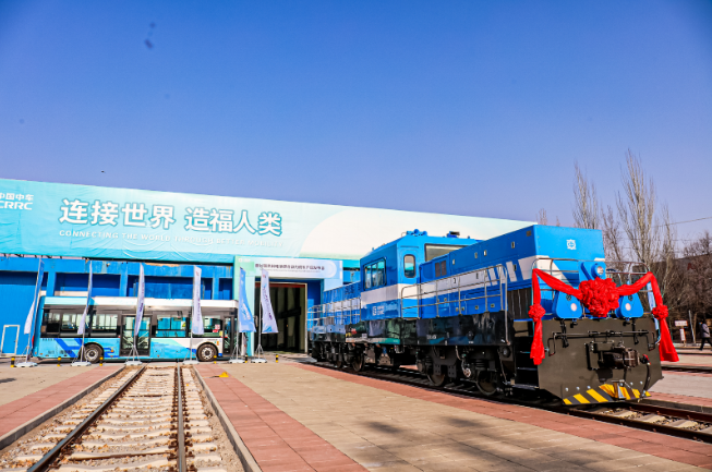 我國首臺氫燃料電池混合動力機車在山西大同下線
