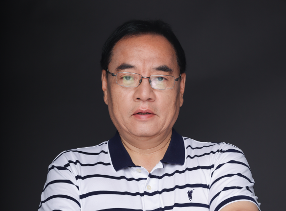 北京大學教授、中關村新型電池技術創新聯盟理事長其魯