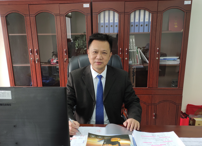 福建省龍德新能源股份有限公司銷(xiāo)售負(fù)責(zé)人鐘毅