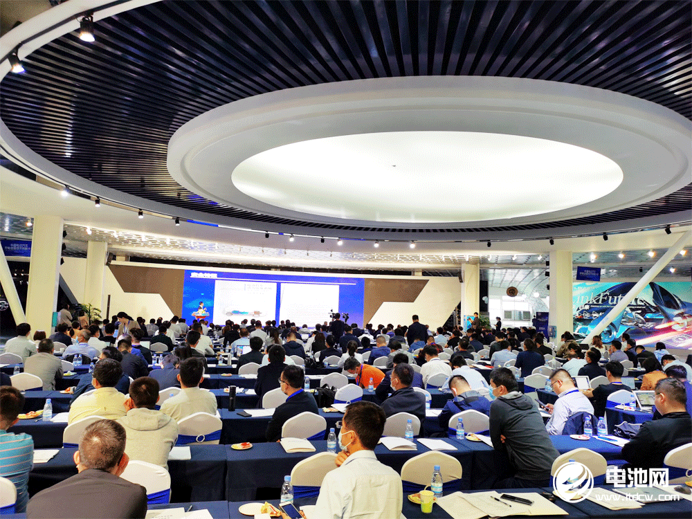 第一屆中國電動汽車充電設(shè)施技術(shù)創(chuàng)新大會現(xiàn)場
