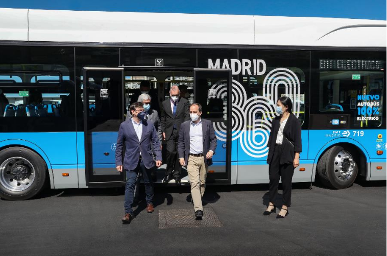 交付儀式現(xiàn)場