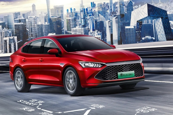 圖注:比亞迪秦PLUS DM-i正成為A級燃油車的顛覆者 圖注:比亞迪秦PLUS DM-i正成為A級燃油車的顛覆者