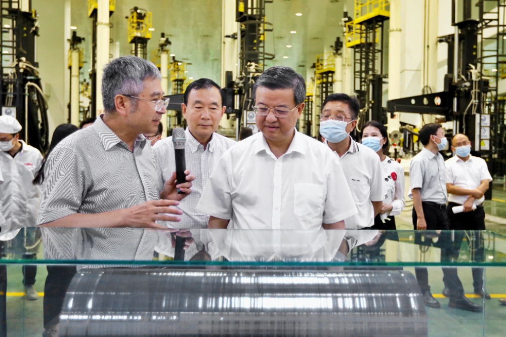 海關(guān)總署黨委書記、署長倪岳峰調(diào)研銀川隆基光伏科技有限公司 海關(guān)總署黨委書記、署長倪岳峰調(diào)研銀川隆基光伏科技有限公司