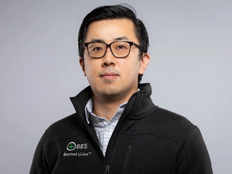 SES創始人兼首席執行官胡啟朝博士 SES創始人兼首席執行官胡啟朝博士