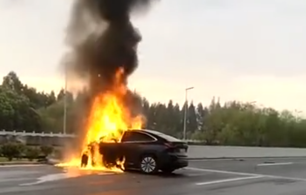 網上流傳的事故現場視頻截圖 網上流傳的事故現場視頻截圖