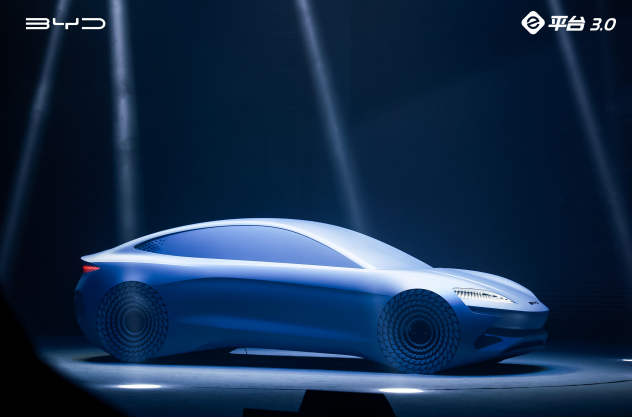 新能源車(chē)月銷(xiāo)已超6萬(wàn)輛 比亞迪為下一個(gè)百萬(wàn)銷(xiāo)量再祭殺手锏