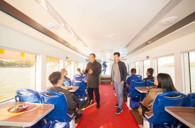 首艘高溫甲醇燃料電池動力船“嘉鴻01”成功首航