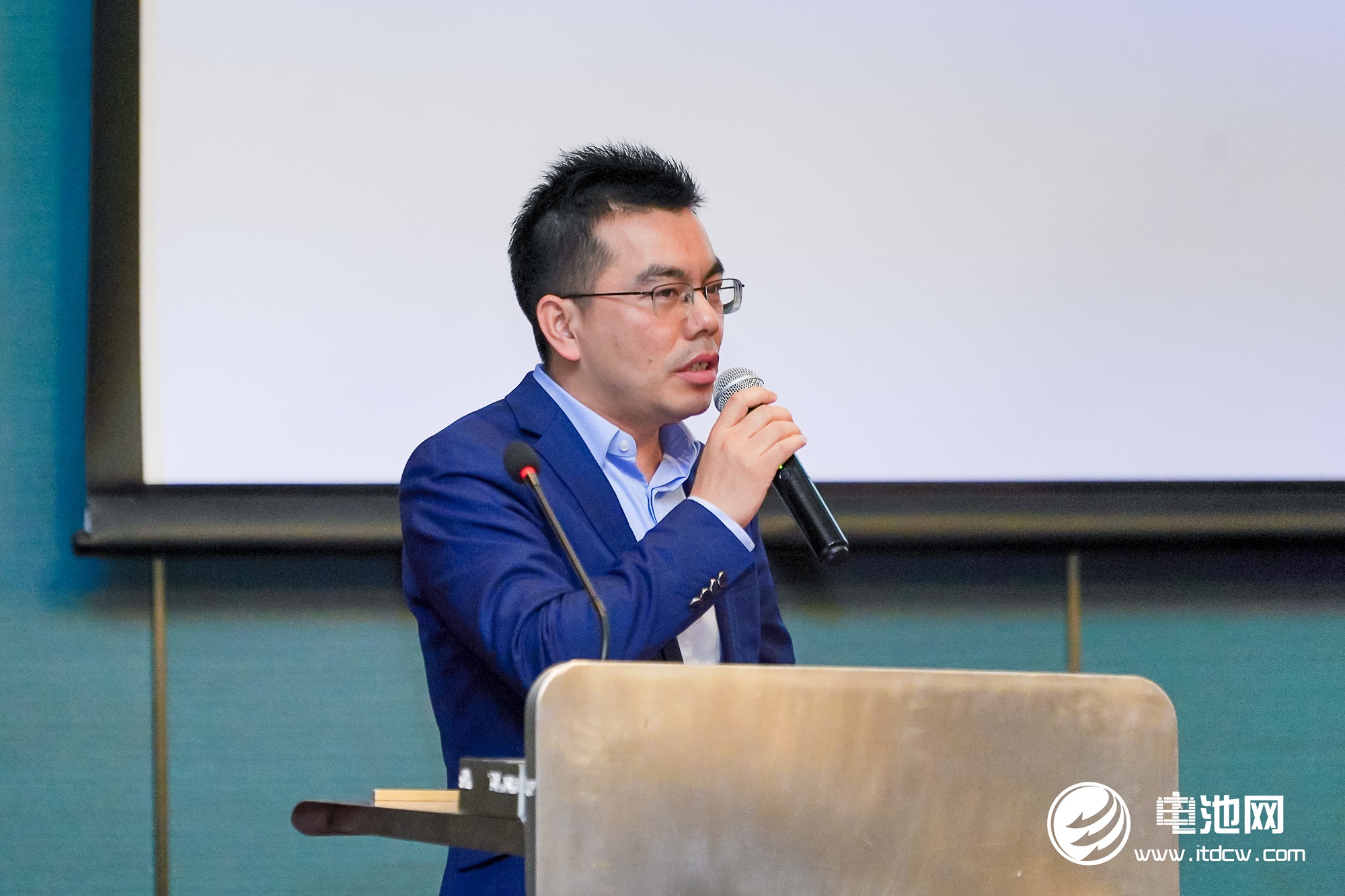 動(dòng)力電池,鋰電池,電池材料,企業(yè)家峰會(huì)