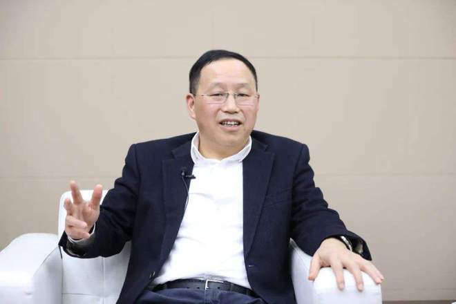 全國人大代表、小康股份創始人、董事長張興海 全國人大代表、小康股份創始人、董事長張興海