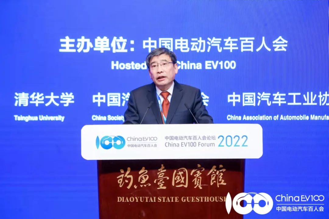 苗圩:汽車產(chǎn)業(yè)開(kāi)始向智能汽車轉(zhuǎn)變 “缺芯”不能坐等